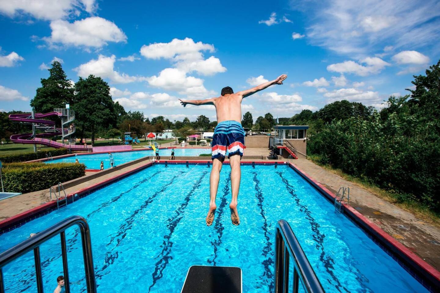 'Relax Lodge Sea' - Wellness Lodge In Zeeland - Private Sauna - Airco - Garden - Outdoor Swimming Pool - Free Wifi, Towels & Bed Linen Heinkenszand Exteriör bild
