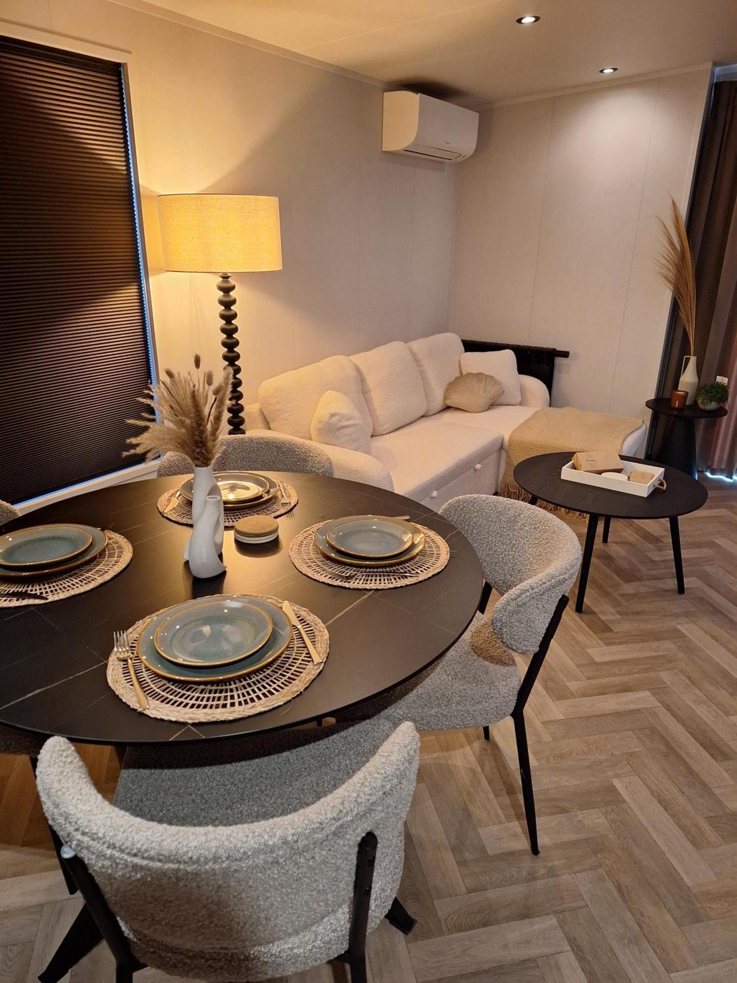 'Relax Lodge Sea' - Wellness Lodge In Zeeland - Private Sauna - Airco - Garden - Outdoor Swimming Pool - Free Wifi, Towels & Bed Linen Heinkenszand Exteriör bild